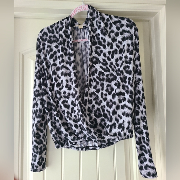 Michael Kors Black and White Abstract Cardigan Top - Picture 1 of 3